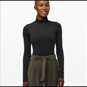 Lululemon Yin Vibes Tirtleneck
